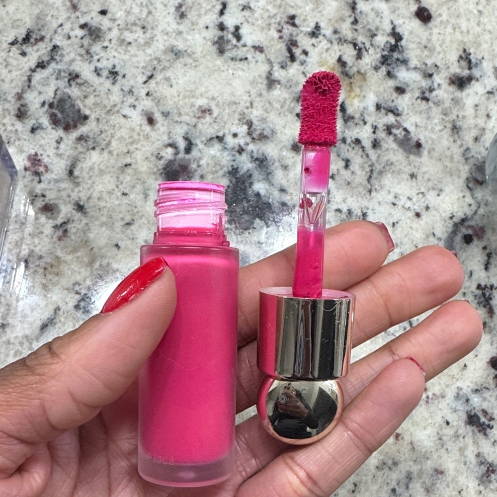 Rare Beauty blush Lucky